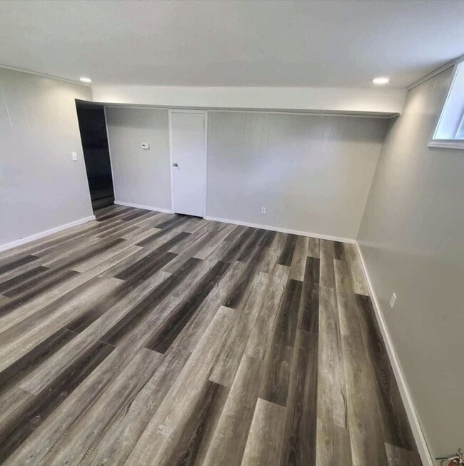 Photo - 300 W Neosho St Unit 1