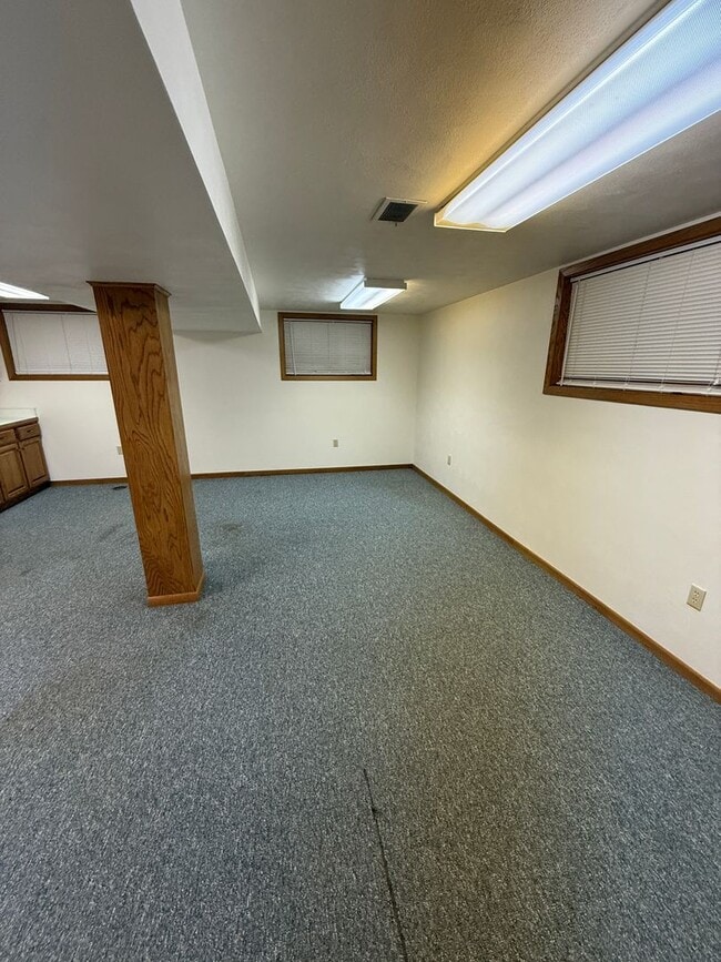 Photo - FOR RENT! Spacious 3-Bedroom Home with Garage & Large Yard – Davenport, IA