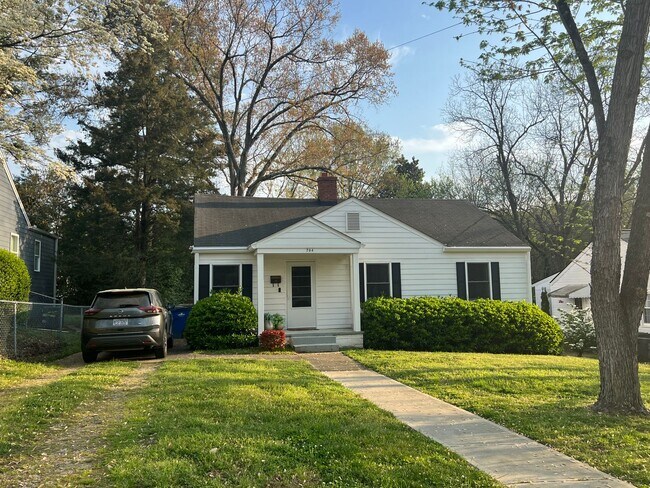 Newly Remodeled 2 BD, 2BA Raleigh Home wit... - Newly Remodeled 2 BD, 2BA Raleigh Home wit...