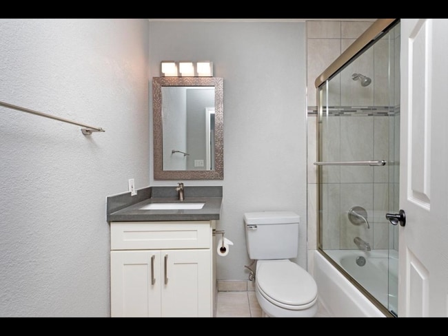 Photo - 5638 Calmor Ave