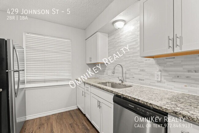 Photo - 429 Johnson St Unit 5