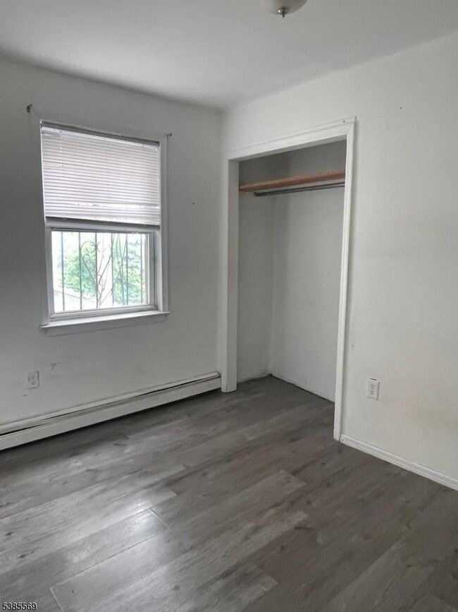 Photo - 644 Trumbull St