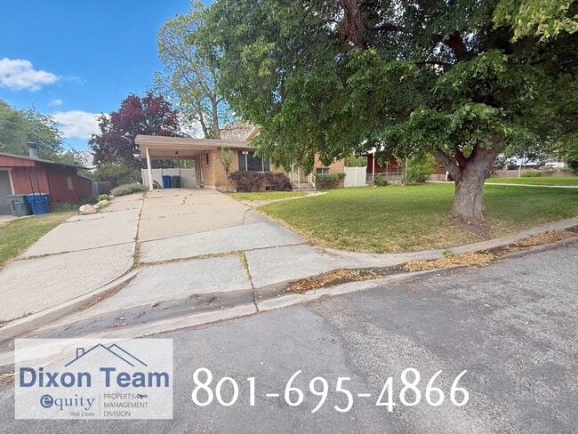 Photo - 1230 Douglas St