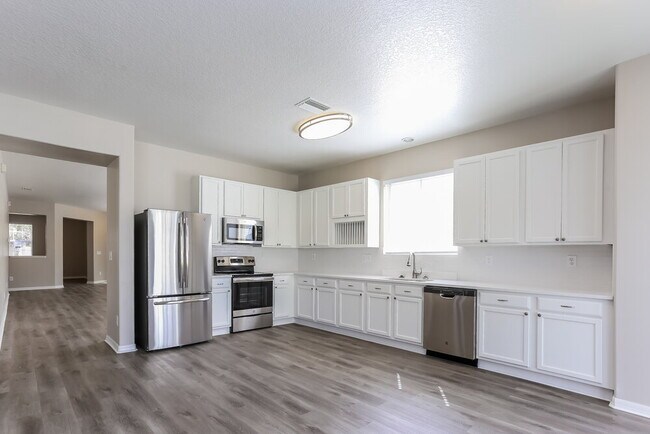 Photo - 1703 Chalksand Way