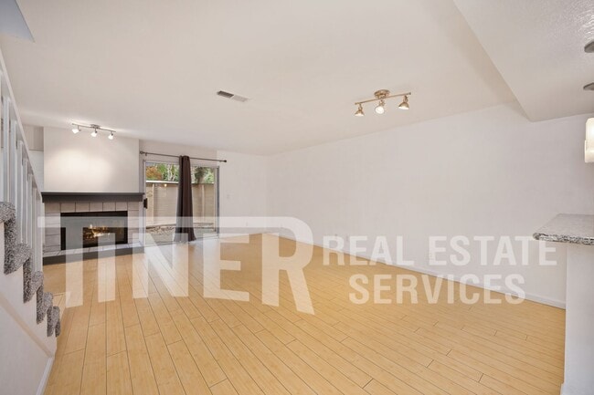 Photo - 9118 Madison Green Ln Unit #24