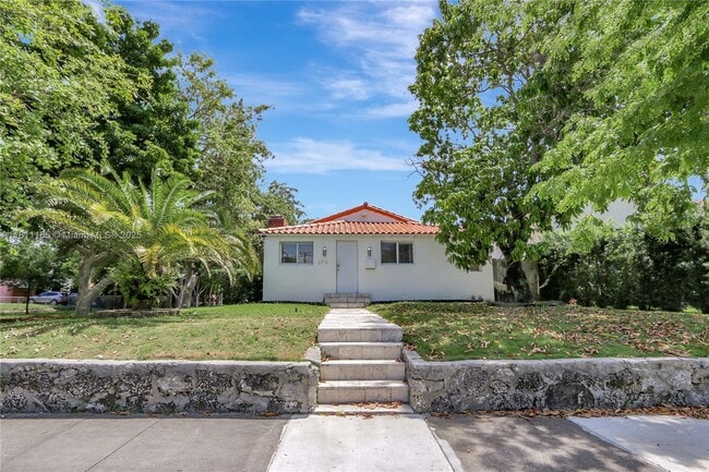Photo - 375 SW 20th Rd House