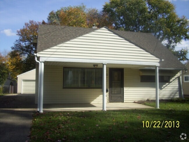 Building Photo - 239 N Beverly Ave Rental