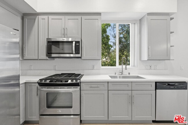 Photo - 12920 W Runway Rd Unidad 120