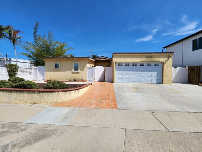 Photo - 3772 Crete St