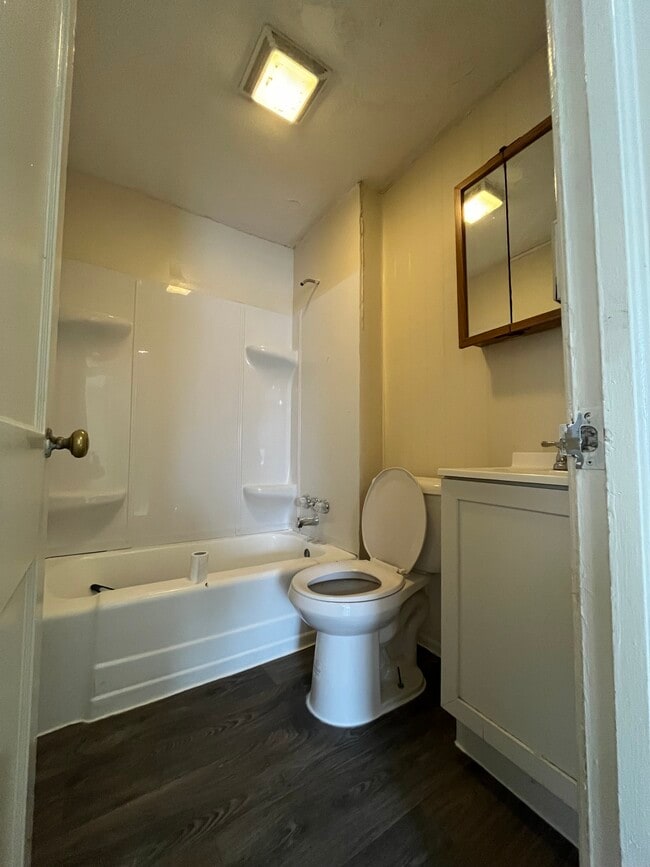 Photo - 725 S 30th St