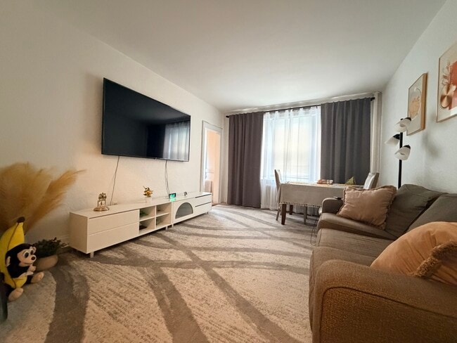 Building Photo - 90 Kilsyth Rd Unit 24