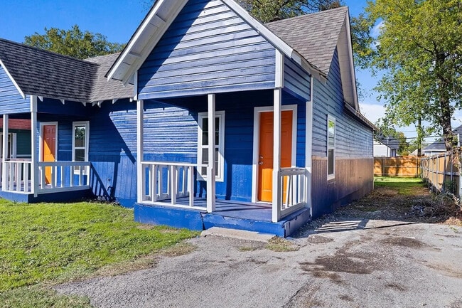Photo - Room in Duplex on E Cannon St