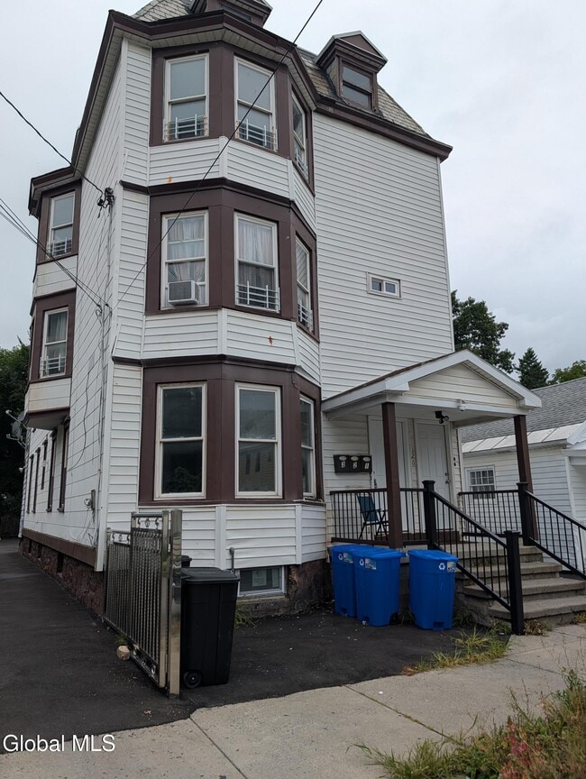 Building Photo - 120 Degraff St Unit 1