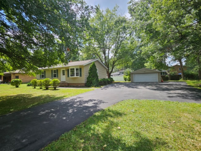 Photo - 8376 Priem Rd