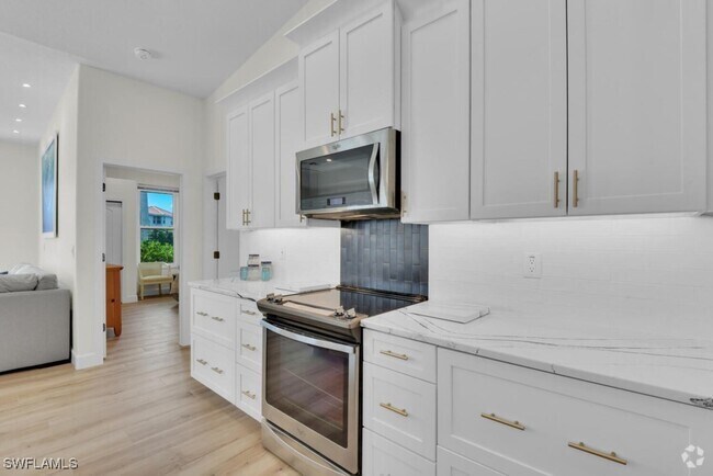 Building Photo - 4022 SW 29th Ave Rental