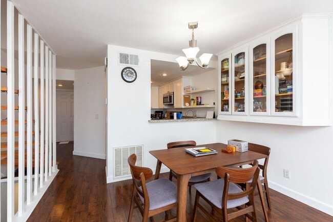 Photo - 3 bed, 2.5 bth, TOWNHOME in COLLEGE PARK