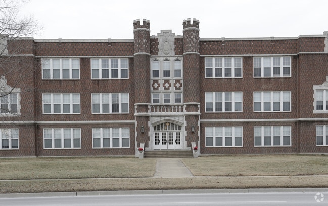 Photo - Washburn Towers