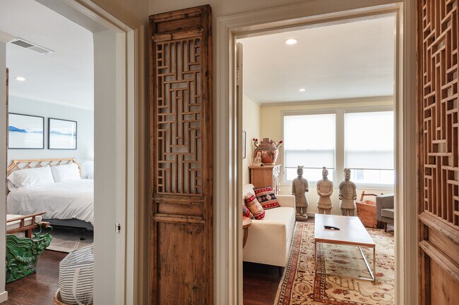 1739 Lake St Unit 112