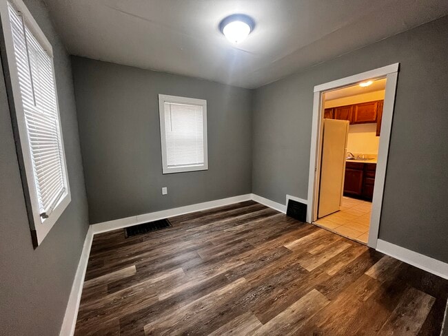 Photo - 14 W 16th Ave