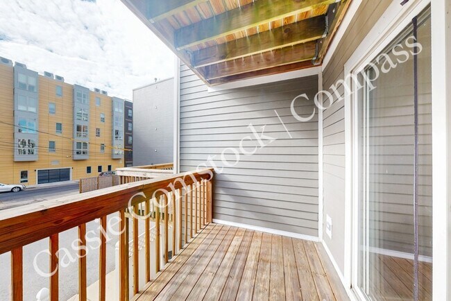 Private deck (off living area) - 111 W 8th St Unit 2-10