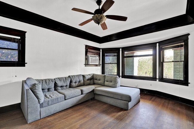 Photo - 1340 W 30th St