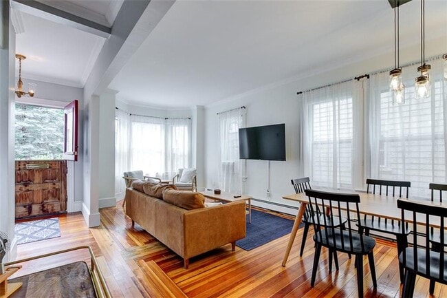 Photo - 7 Division St