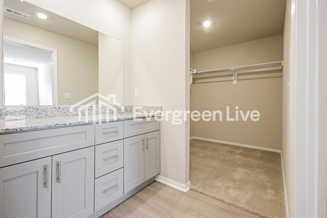 Photo - 2575 E Meramec St