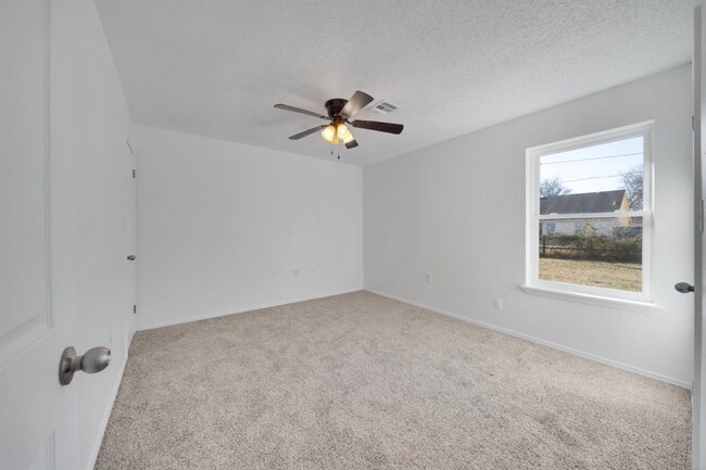 Photo - 306 N Bighorse St