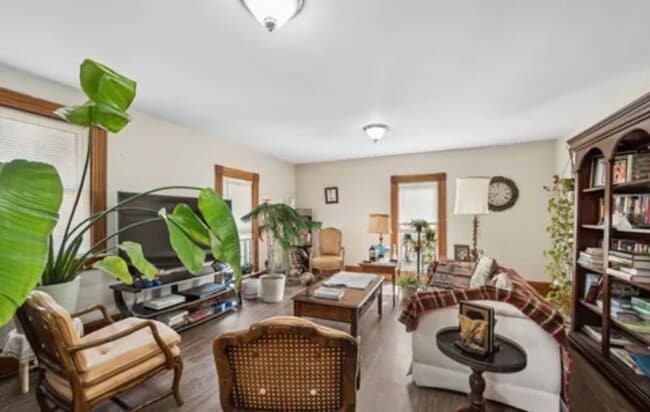 Photo - 303 3rd St NW Unit Upper