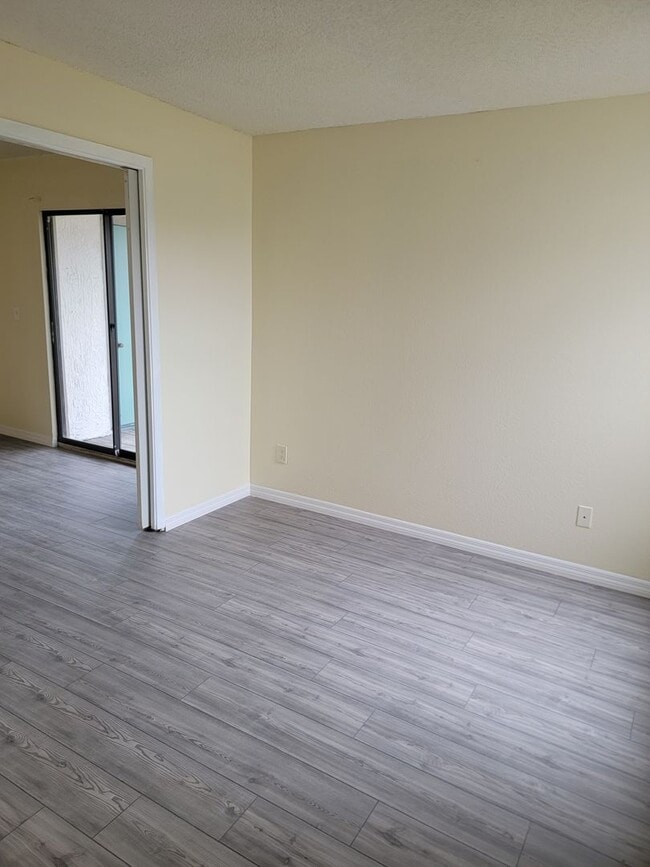 Photo - 2031 Cascades Blvd