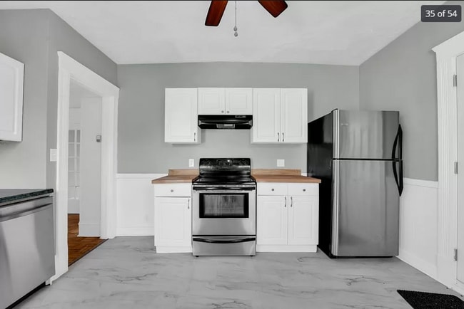 Photo - Renovated - 3 Bedroom Duplex Unit 14224 Franklin