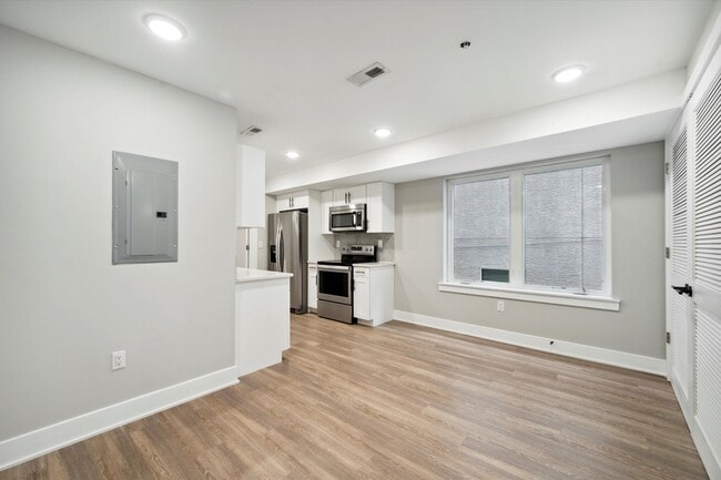 Building Photo - 1511 N 17th St Unit 2F