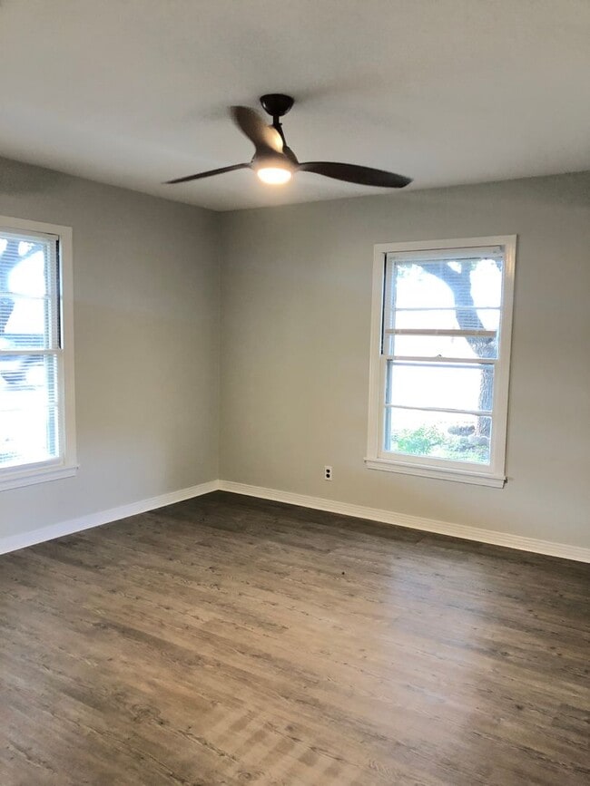 Photo - Great Convenient Location