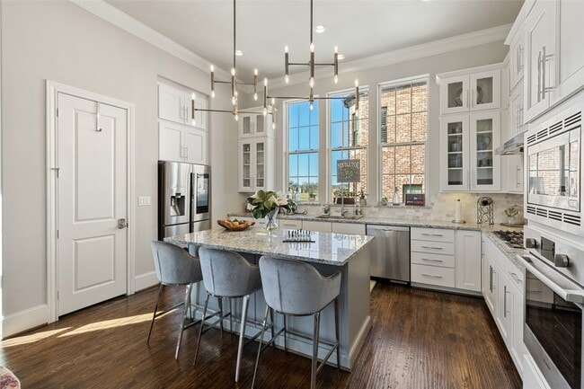 Photo - 916 W Peach St Townhome