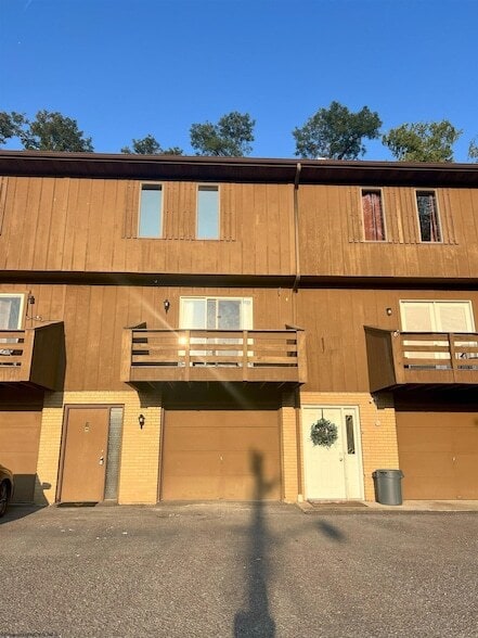 Photo - 990 Northwestern Ave Rental