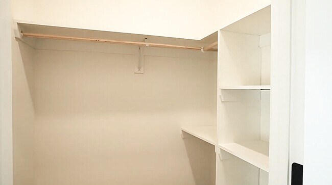 Photo - 582-586-586 66th St