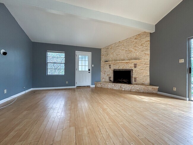 Photo - 571 Firefly Dr