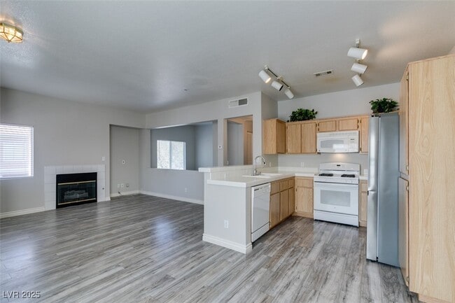 Building Photo - 251 S Green Valley Pkwy Unit 1722