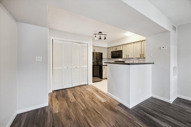 Photo - 1710 W T C Jester Blvd