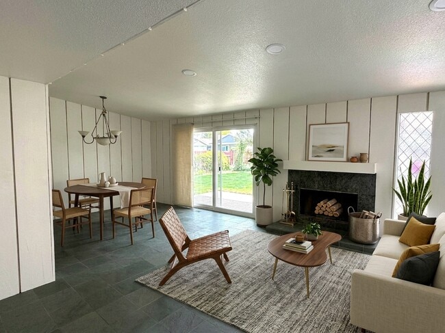 Photo - 17306 Bronte Pl