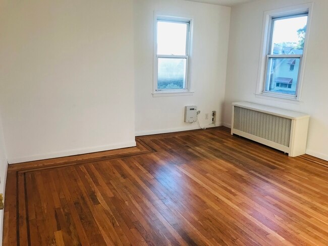 Building Photo - 362 E 235th St Unit #2 Rental