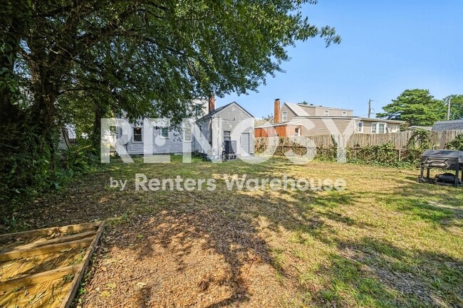 981 Wolcott Ave