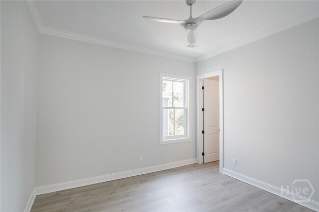 Building Photo - 1720 Barnard St