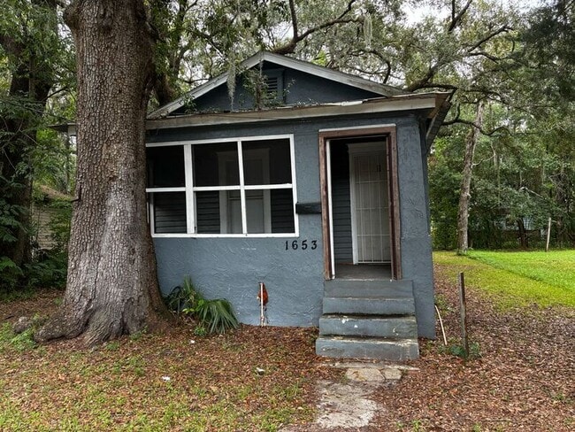 Building Photo - 1653 W 35th St