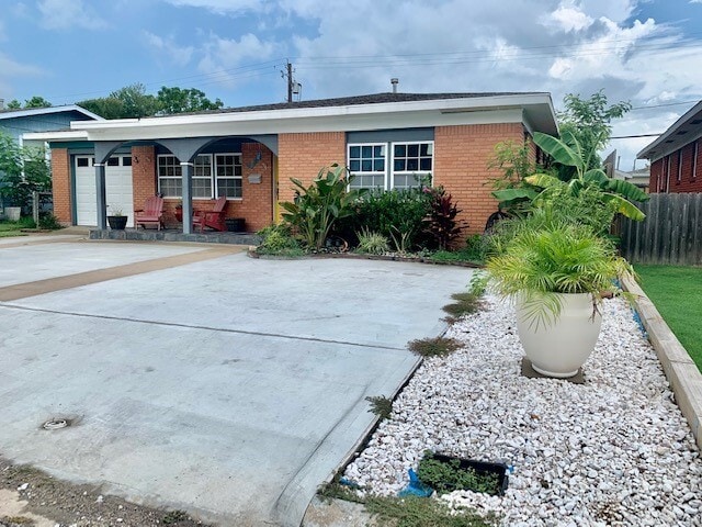 Building Photo - 1114 Bayou Cir