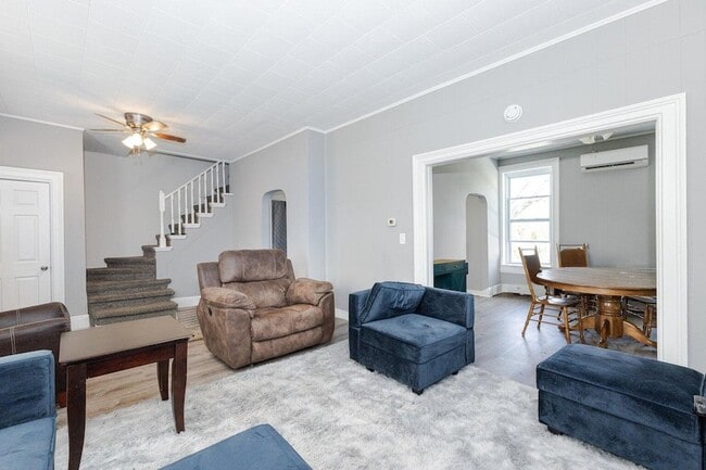 Photo - 224 Margaret St