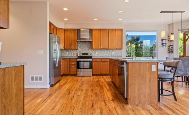 Photo - 1395 E 100th Ln