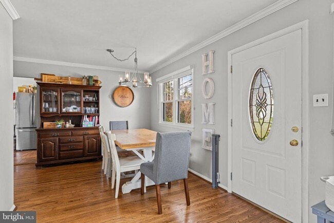 Photo - 268 Maple Ave