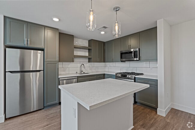 Building Photo - Cierra