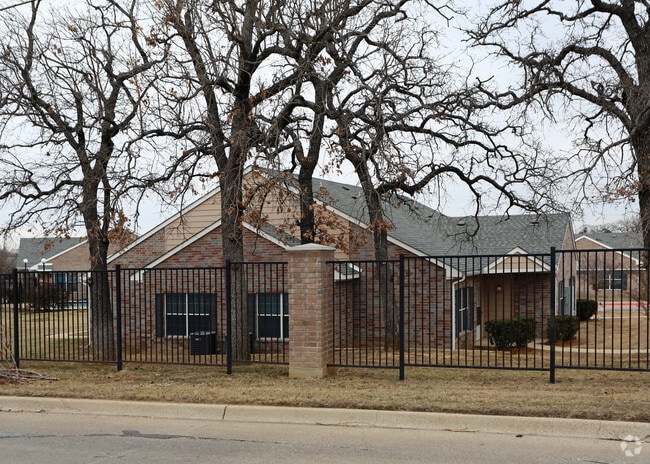 Villas of Forest Hill
